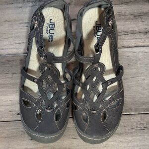 JBU Women's Dark Gray Decorative Cutout Sandals